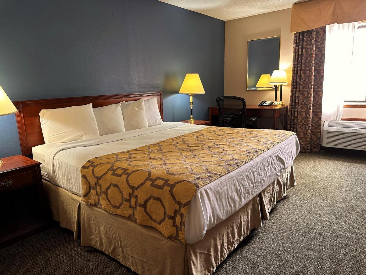 Baymont By Wyndham Corydon Hotel Bagian luar foto